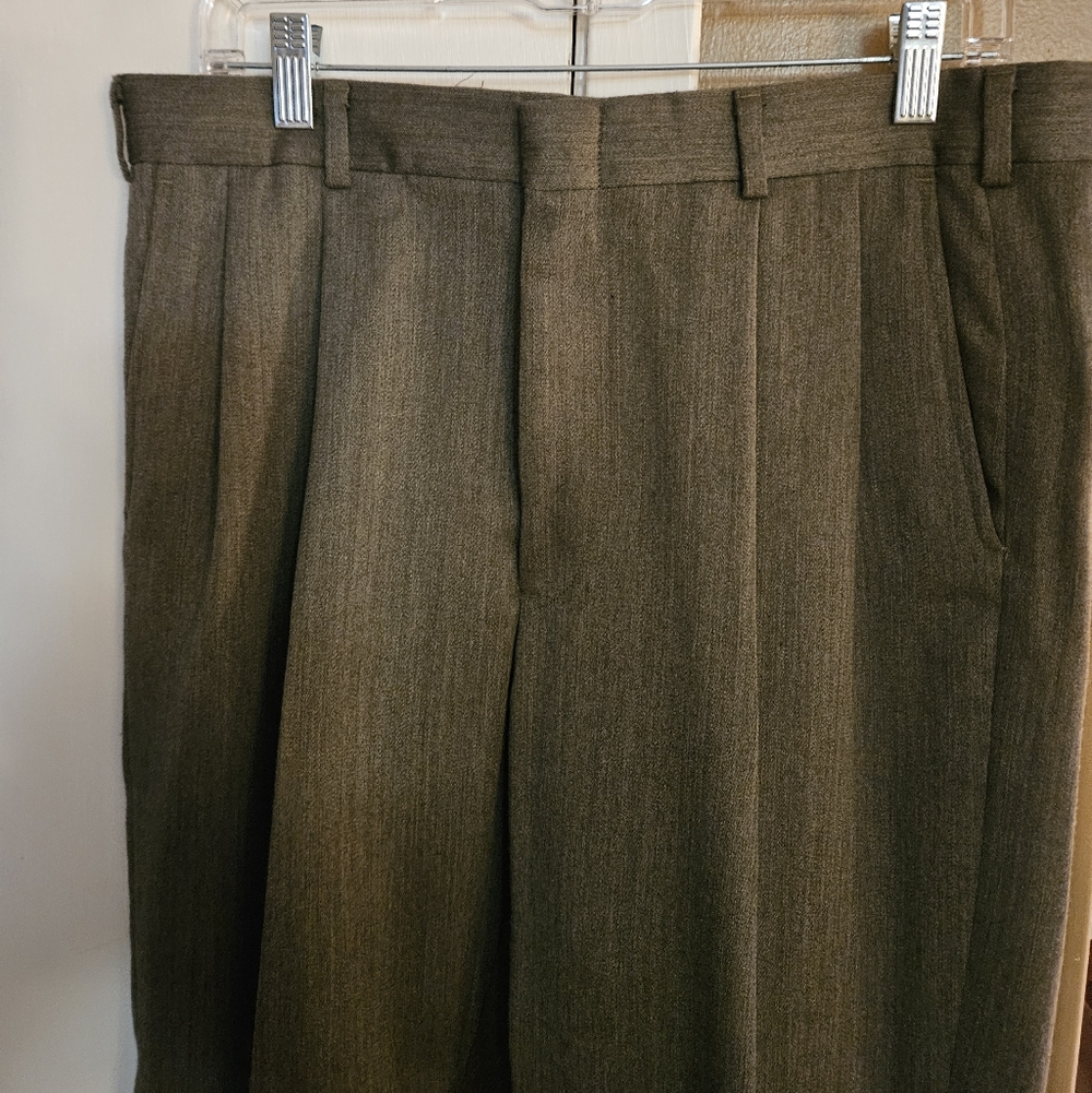 Men's Racquet Club Classic Gray Dress Pants - Picture 2 of 4